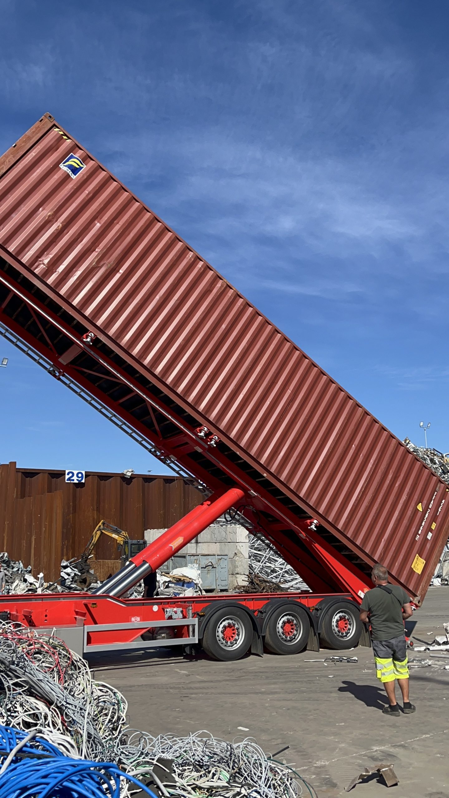 40ft Vertical Loader detail 1
